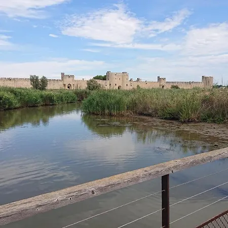 Au Coeur Des Remparts Apartment Aigues-Mortes